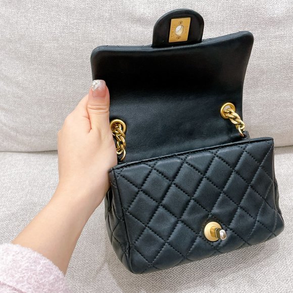 90% NEW CHANEL BLACK LAMB LEATHER SQUARE BAG - Picture 8 of 15